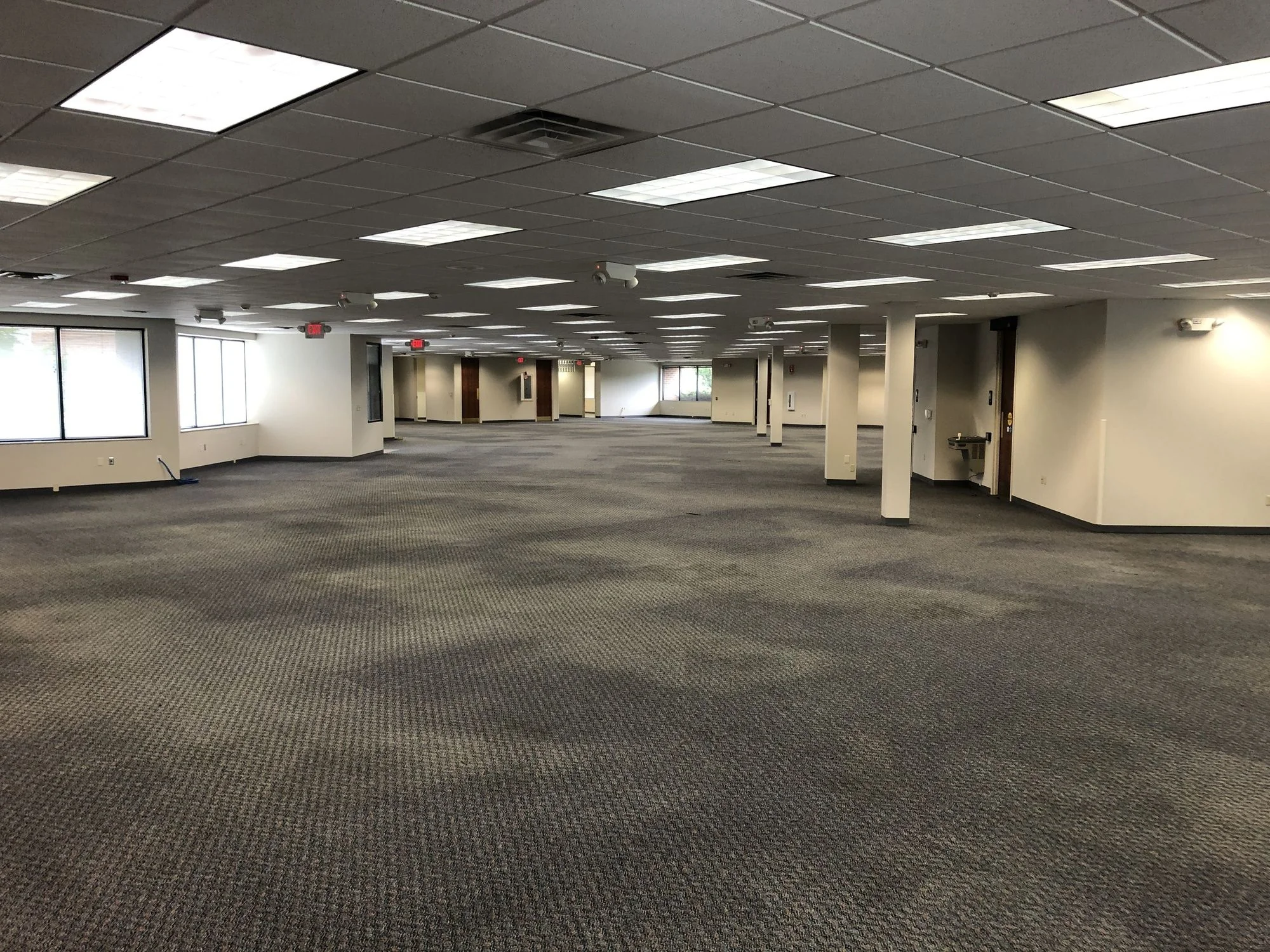 Monterey Park Corporate Center — Lease in Milwaukee, WI, photo 2 of 7