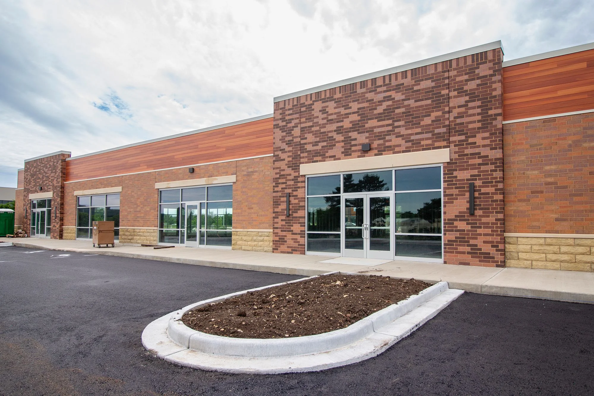 THE SHOPPES AT THE CORRIDOR — Lease in Brookfield, WI, photo 2 of 6