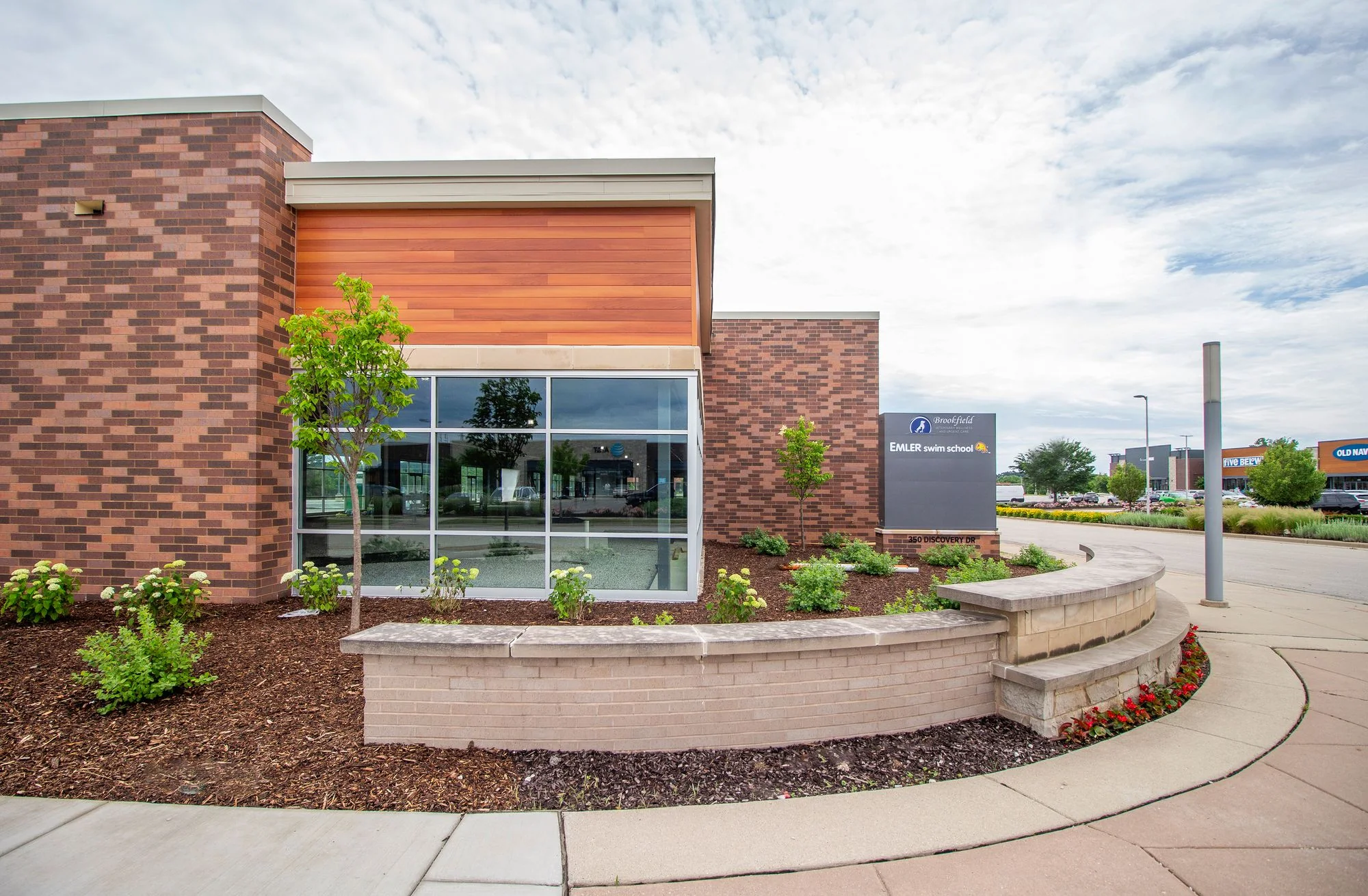 THE SHOPPES AT THE CORRIDOR — Lease in Brookfield, WI, photo 3 of 6