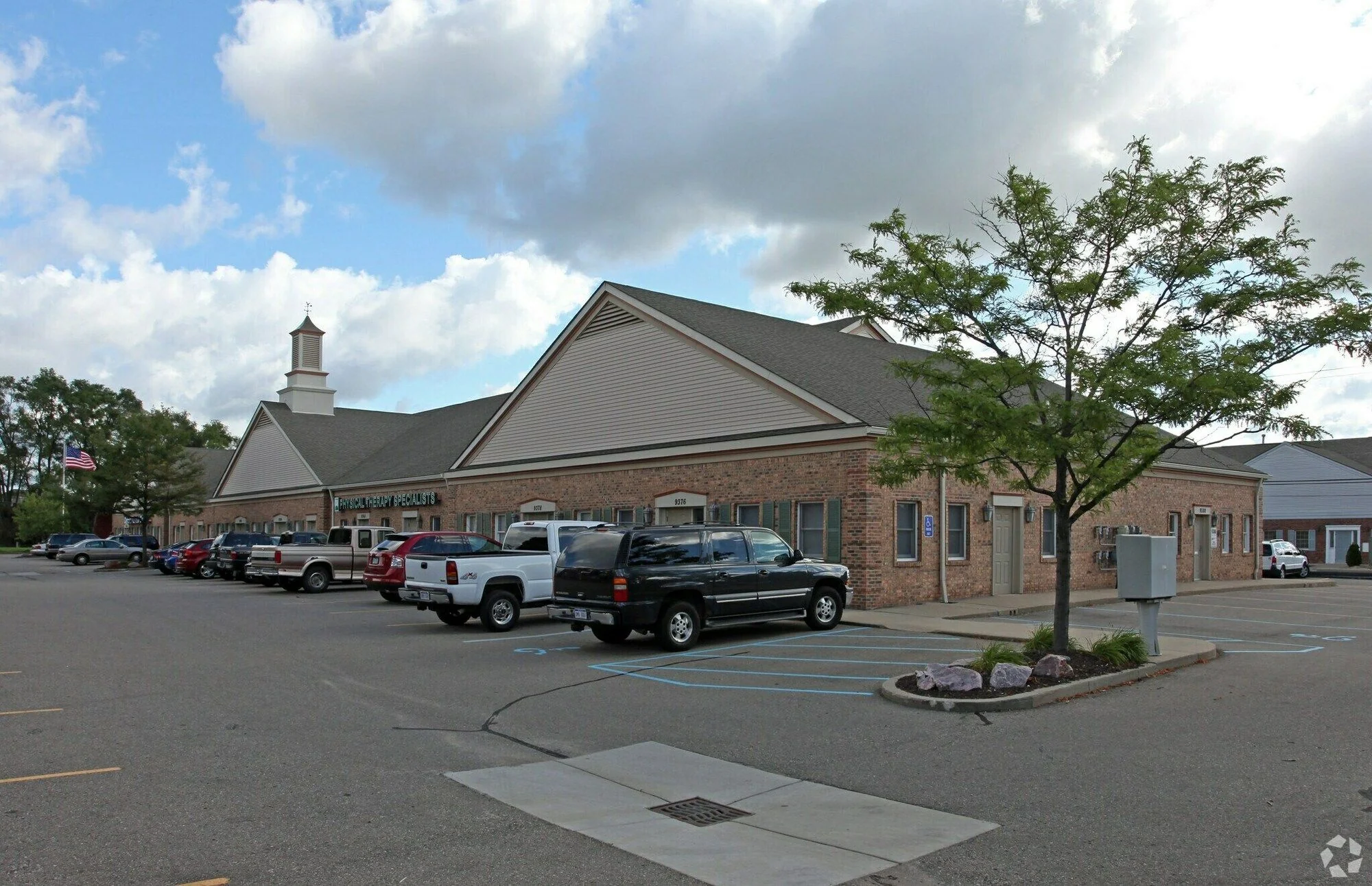 9362-9398 N Lilley Rd — Lease in Plymouth, MI, photo 1 of 2