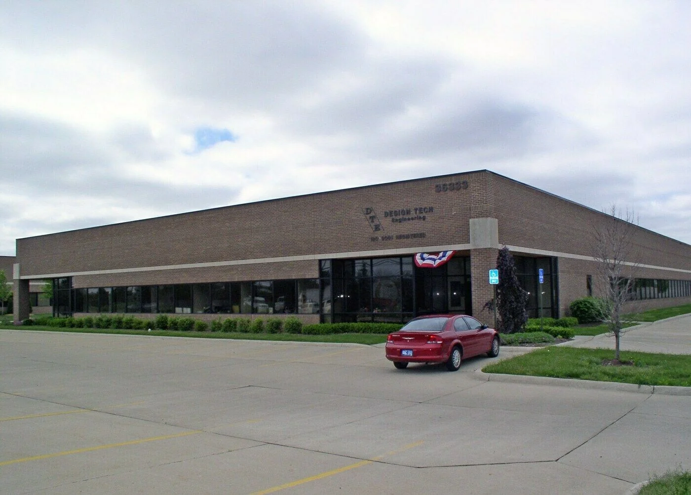 36333 Mound Rd — Lease in Sterling Heights, MI, photo 2 of 3