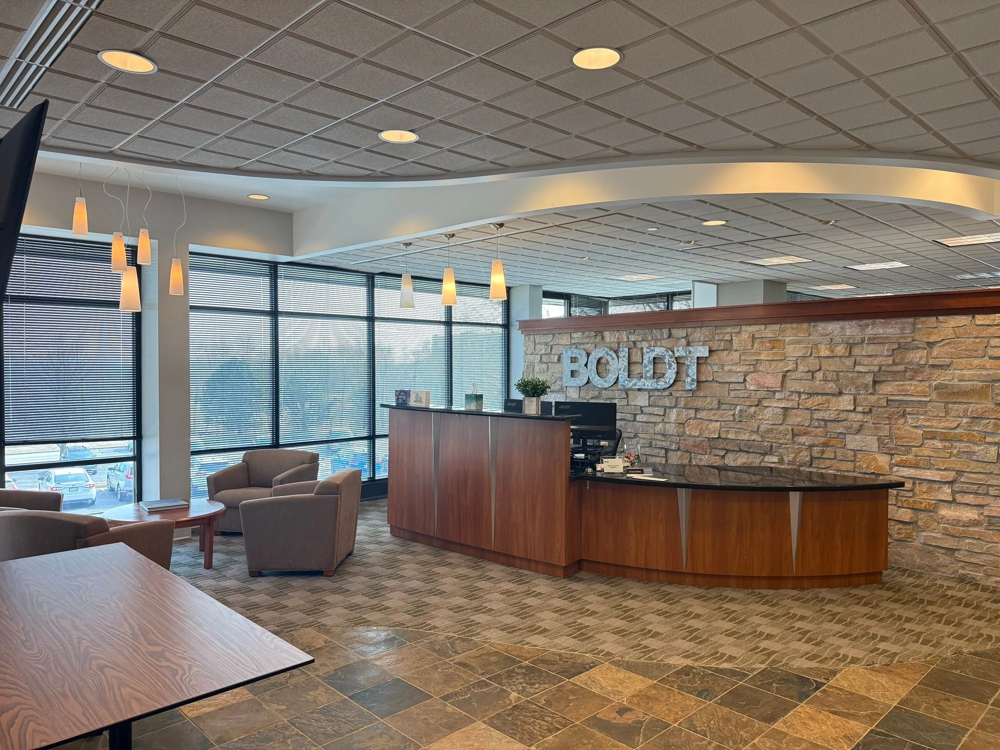 N21 W23340 Ridgeview Pkwy W — Lease in Waukesha, WI, photo 2 of 6