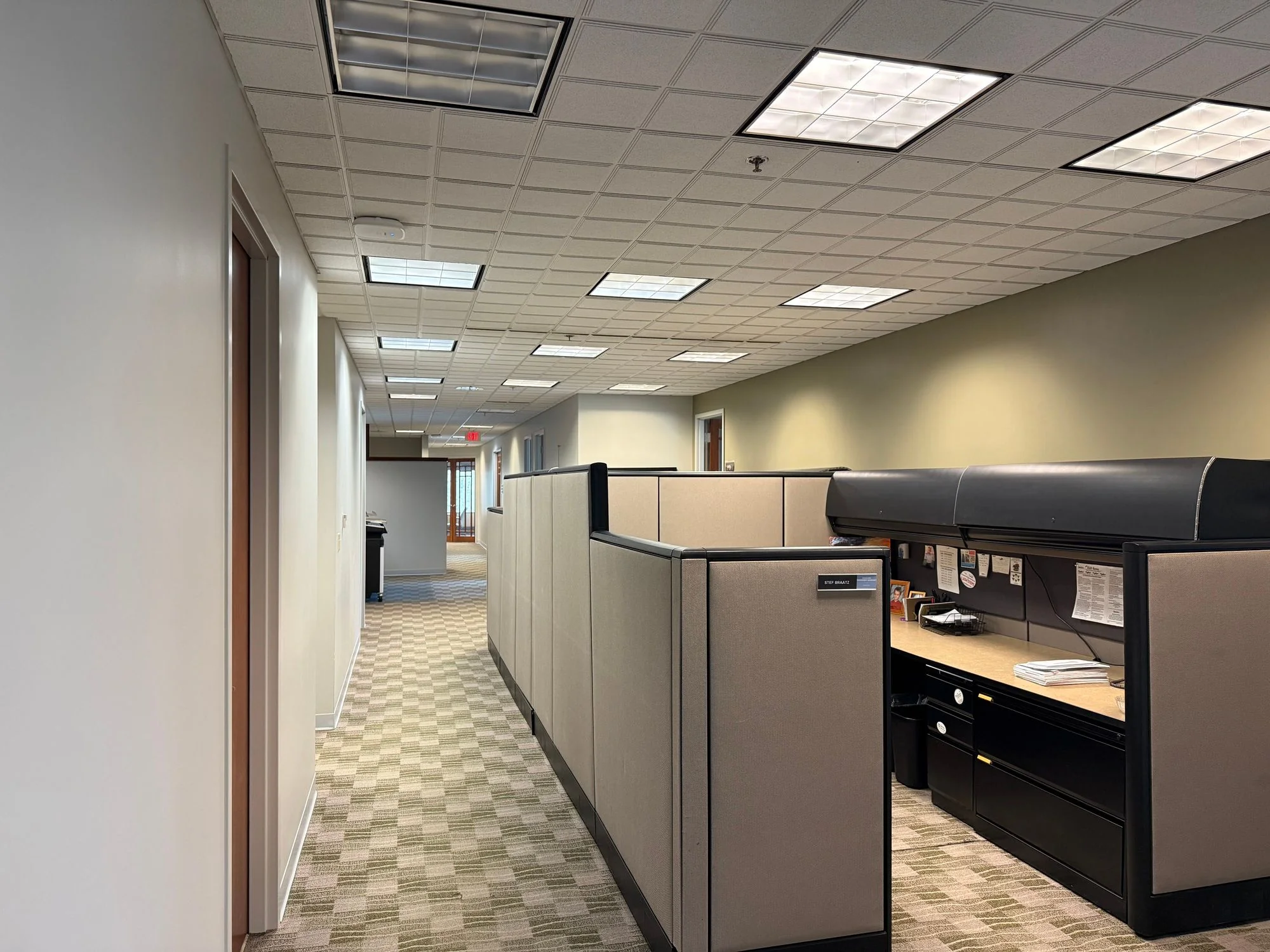 N21 W23340 Ridgeview Pkwy W — Lease in Waukesha, WI, photo 3 of 6