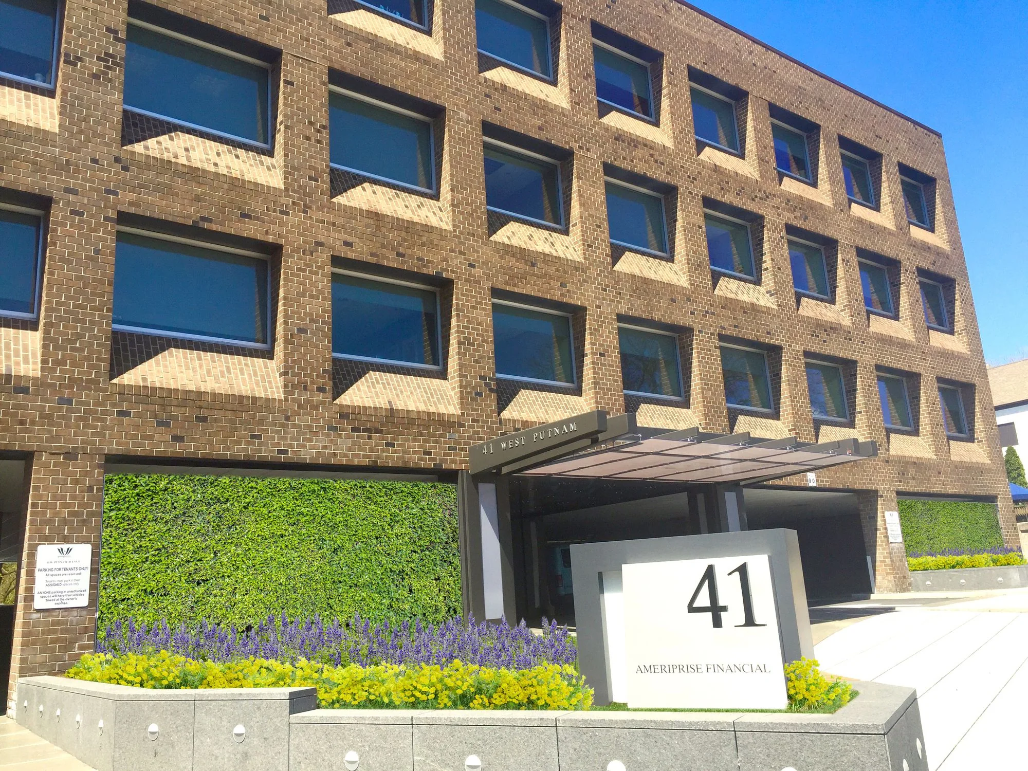 41 W Putnam Avenue — Lease in Greenwich, CT, photo 2 of 8
