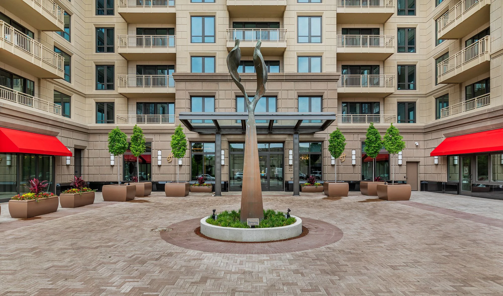 The Highpoint — Lease in Skokie, IL, photo 2 of 2