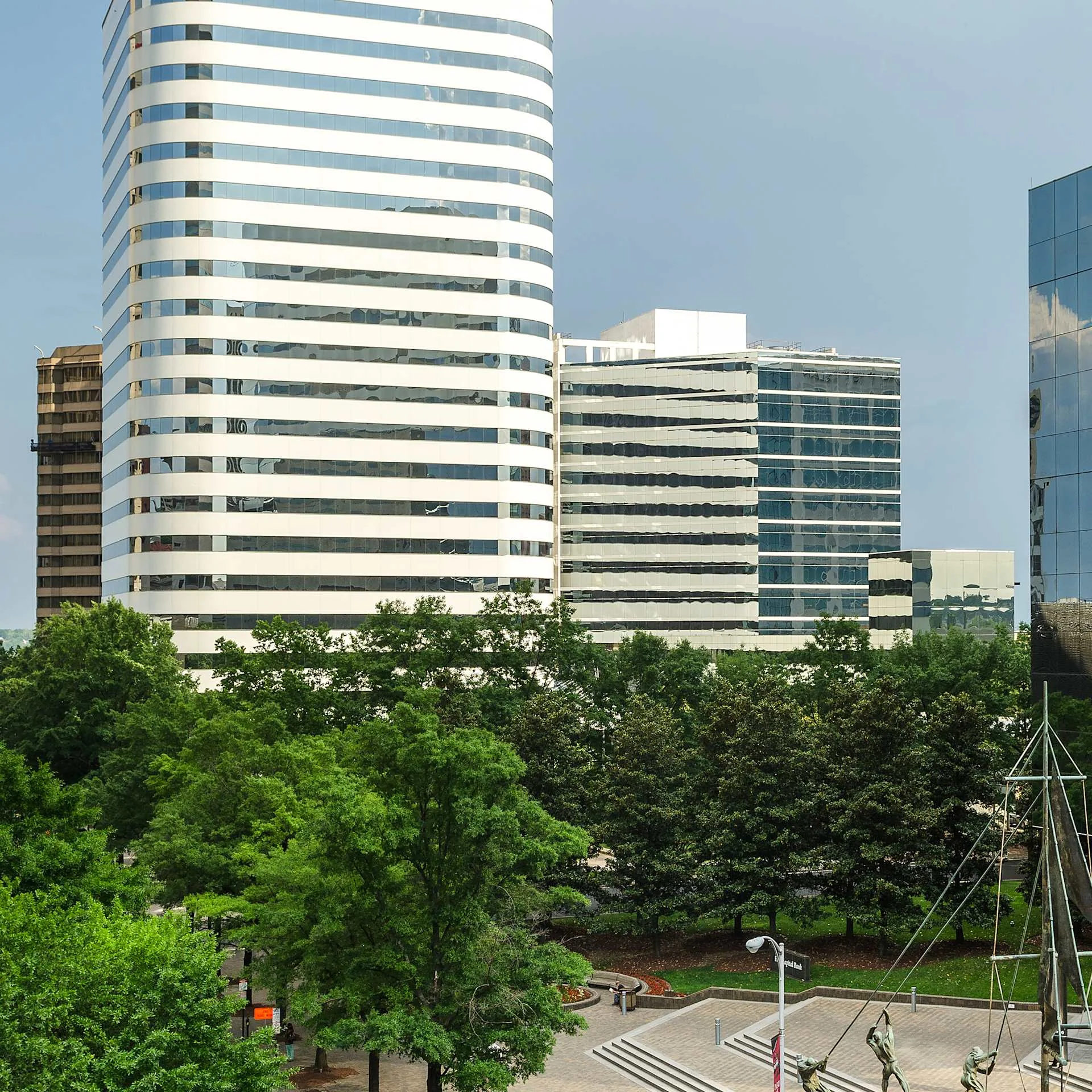 Two James Center — Lease in Richmond, VA, photo 3 of 4