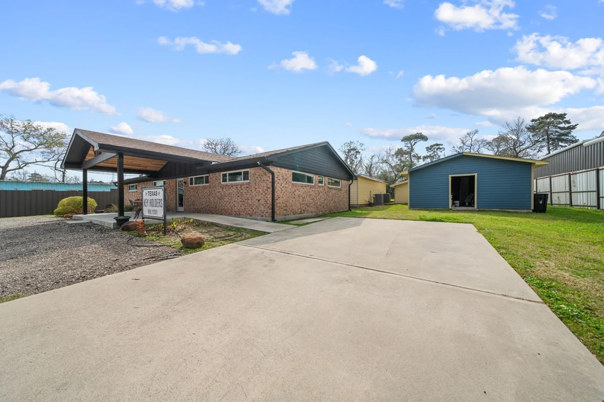 Secure A Standalone Office Building With Storage — Sale in Spring, TX, photo 6 of 8