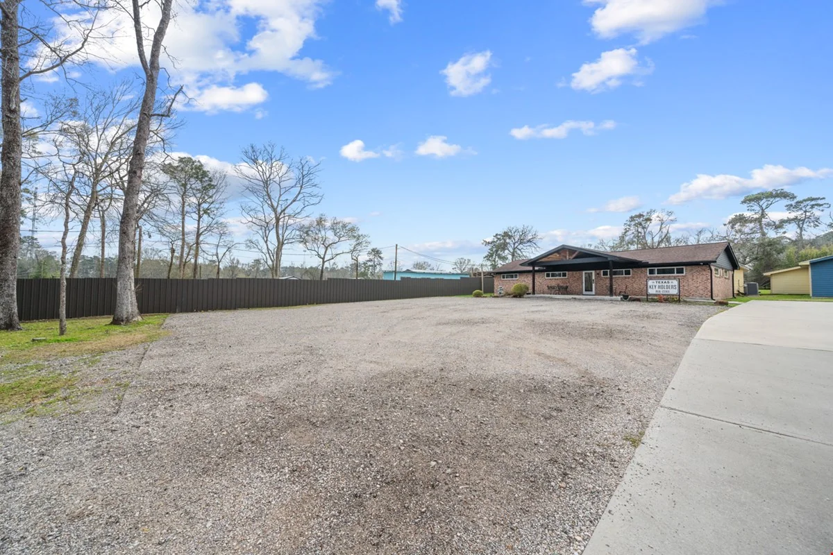Secure A Standalone Office Building With Storage — Sale in Spring, TX, photo 7 of 8