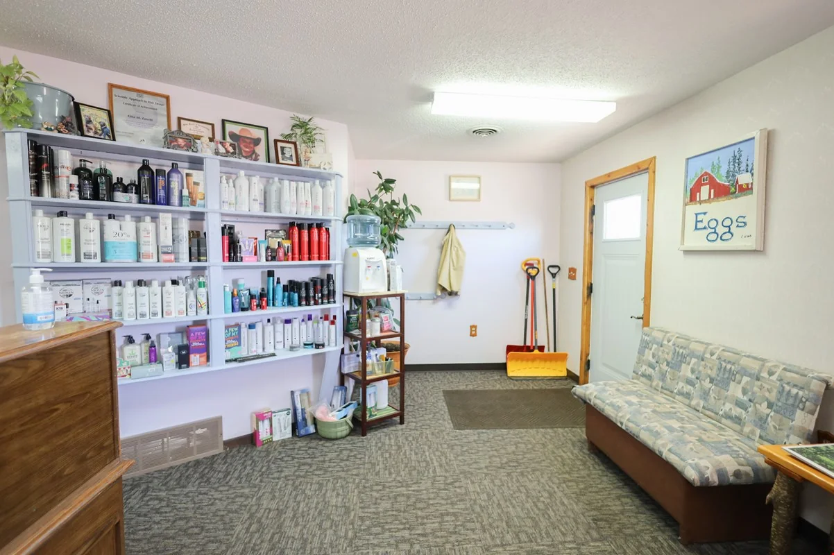 Salon/Barber Shop Gwinn, MI. — Sale in Gwinn, MI, photo 7 of 8