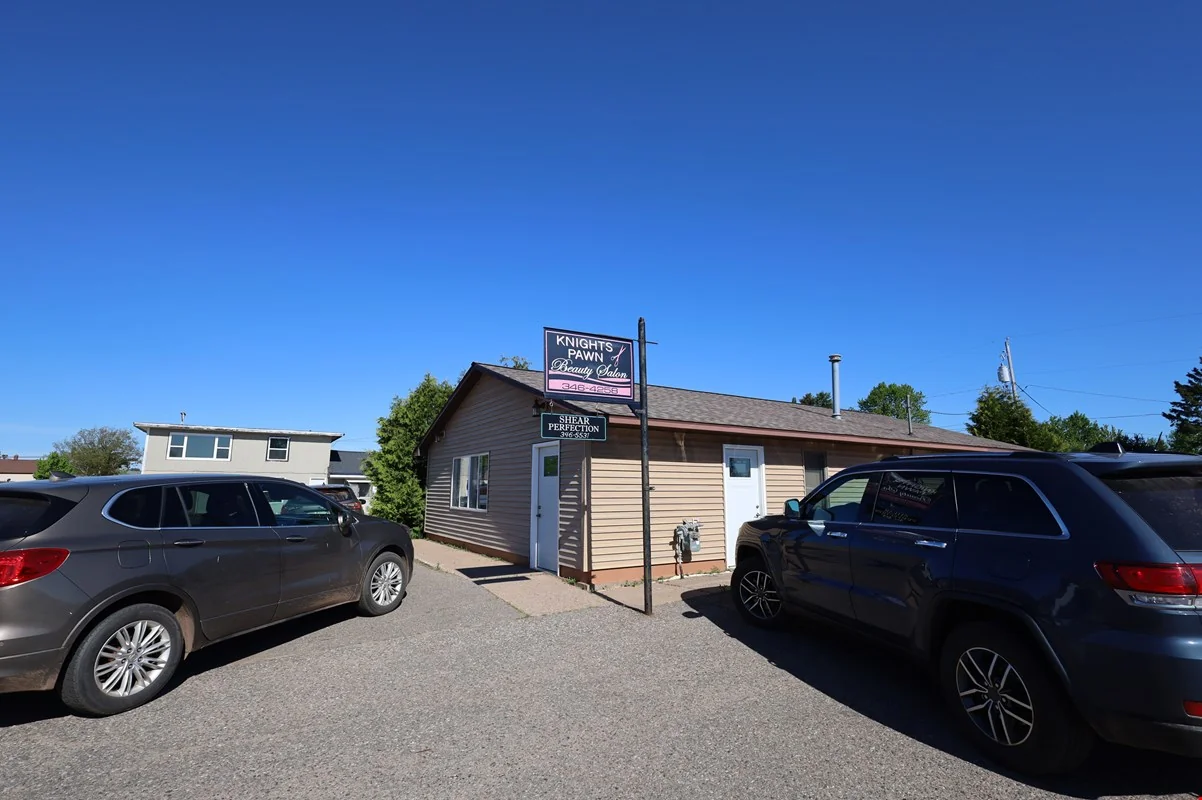 Salon/Barber Shop Gwinn, MI. — Sale in Gwinn, MI, photo 8 of 8
