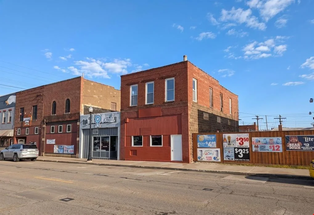 154 E Elm - retail for sale in canton, IL