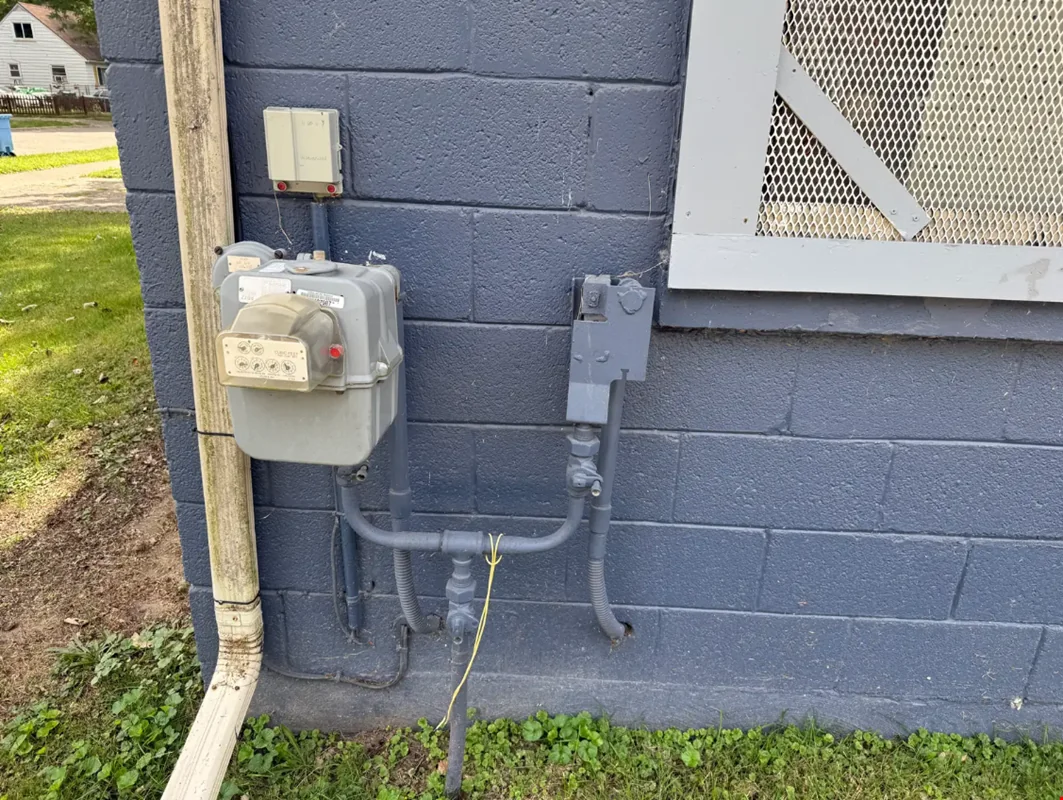Neighborhood Commercial Building — Sale in Lansing, MI, photo 5 of 8