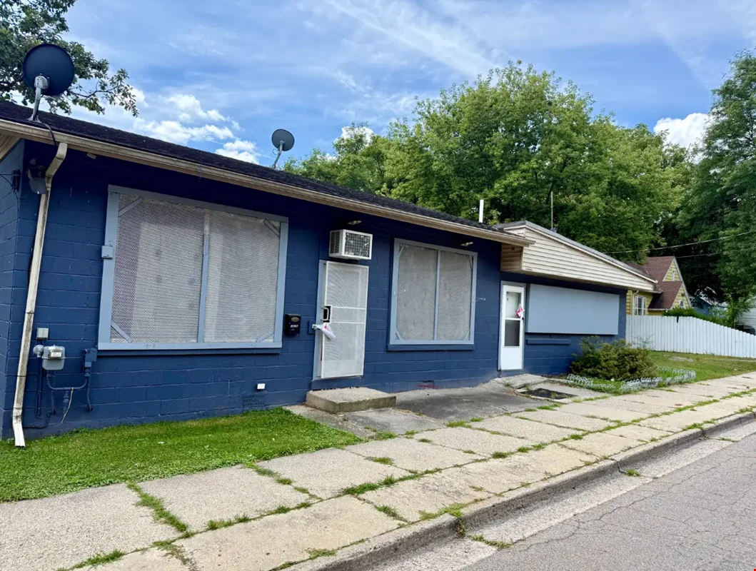 Neighborhood Commercial Building — Sale in Lansing, MI, photo 7 of 8