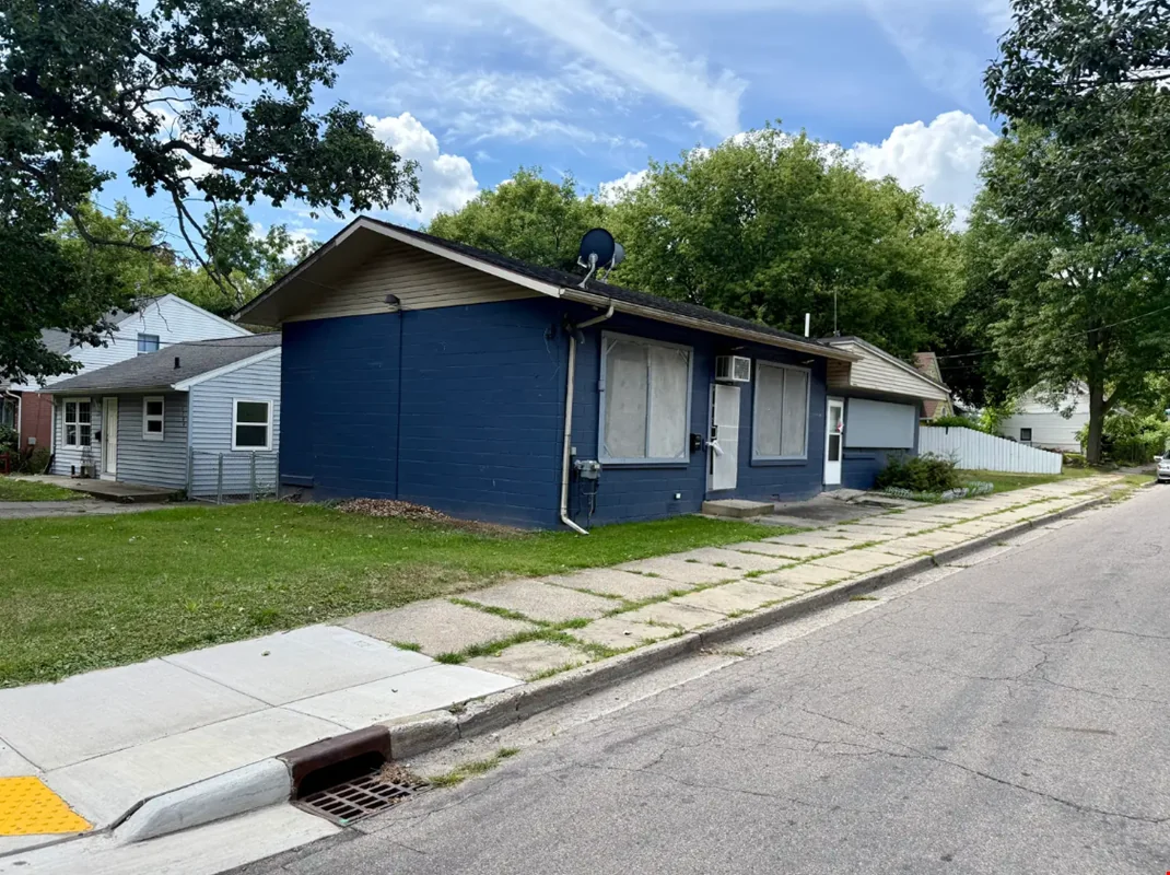 Neighborhood Commercial Building — Sale in Lansing, MI, photo 8 of 8