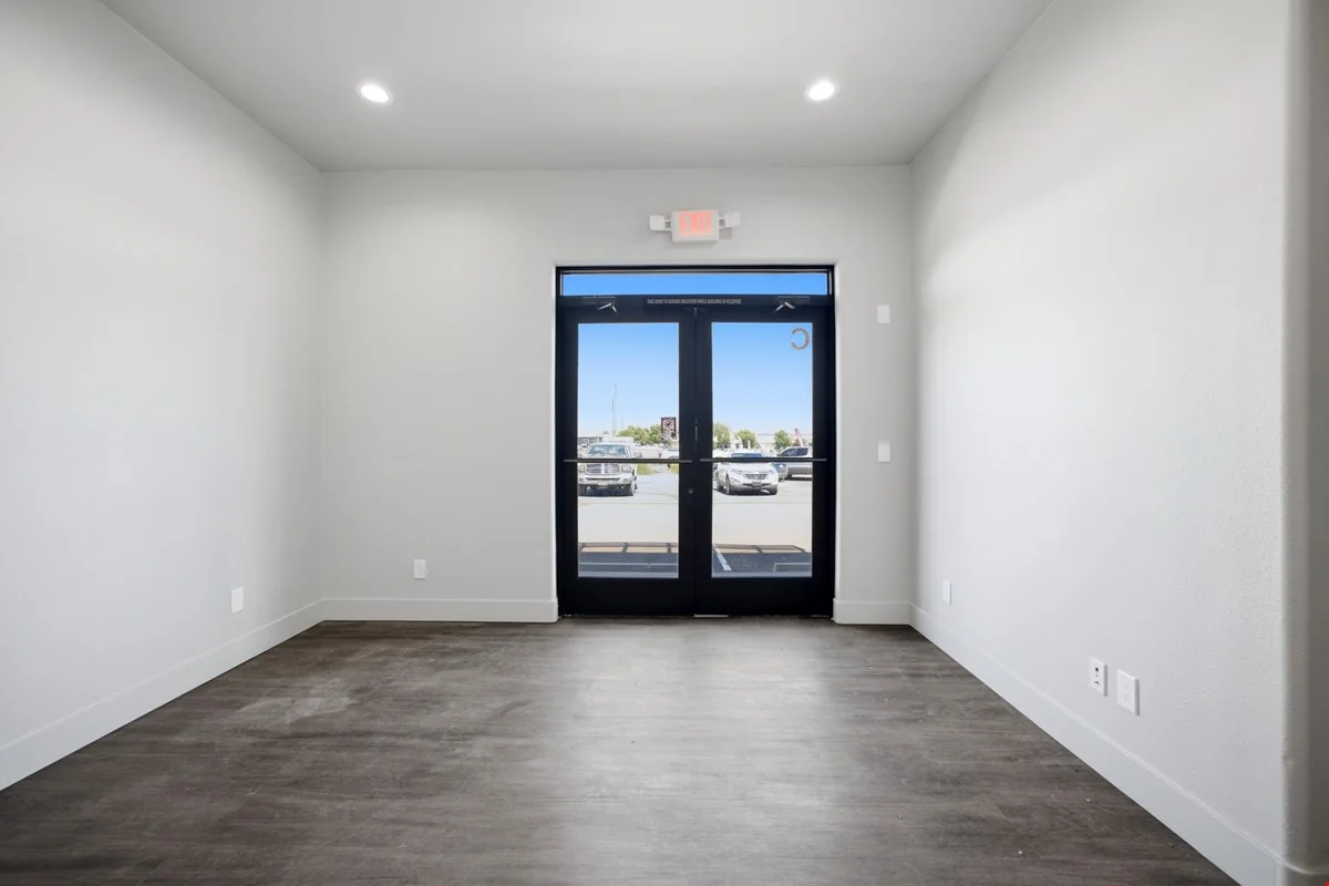 3939 SHR — Lease in Kingman, AZ, photo 4 of 8