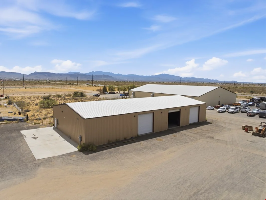 Lowell Dr Shop - industrial for sale in golden valley, AZ