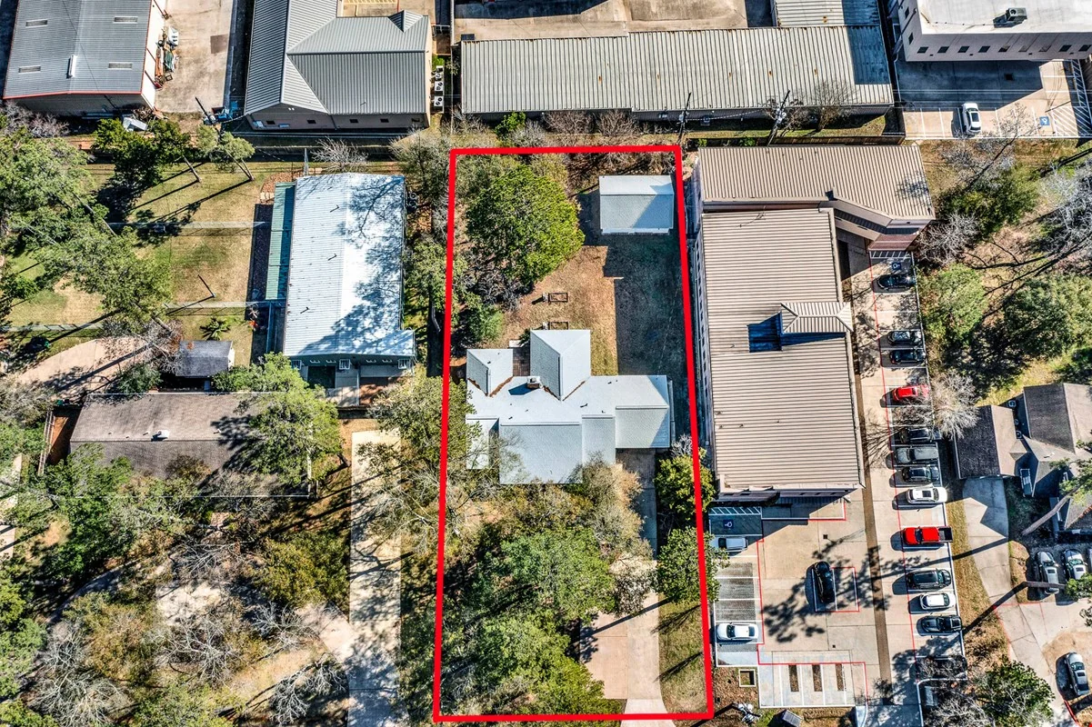 Immaculate 3030 SF Office For Lease — Lease in Spring, TX, photo 1 of 8