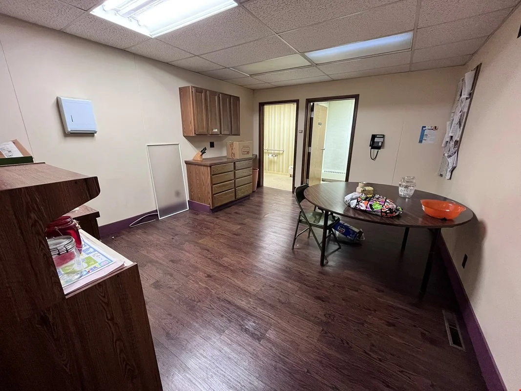 Office Building For Lease — Lease in Saginaw, MI, photo 4 of 8