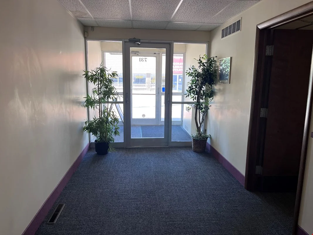 Office Building For Lease — Lease in Saginaw, MI, photo 7 of 8