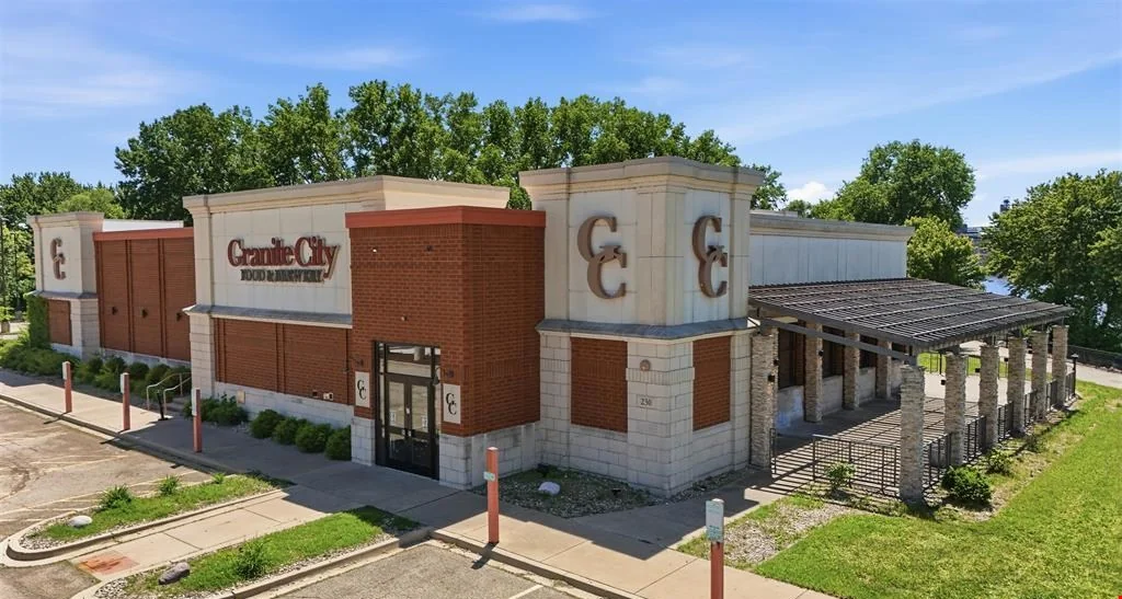 230 Conference Center Dr — Lease in East Peoria, IL, photo 3 of 8