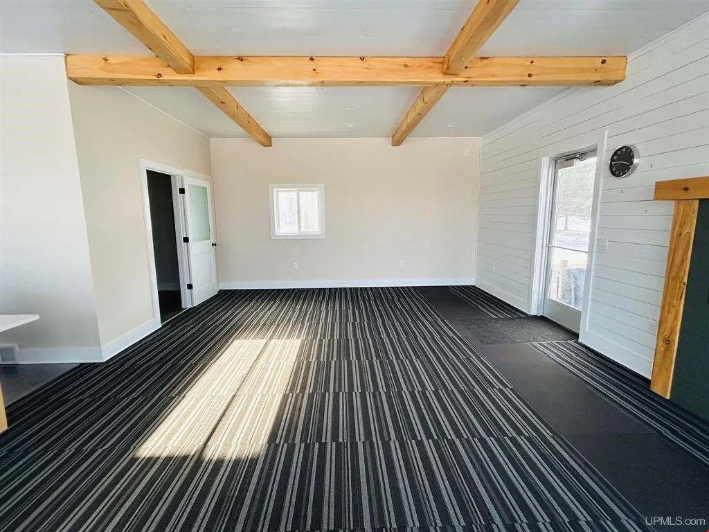 109 W US41 — Lease in Negaunee, MI, photo 3 of 8