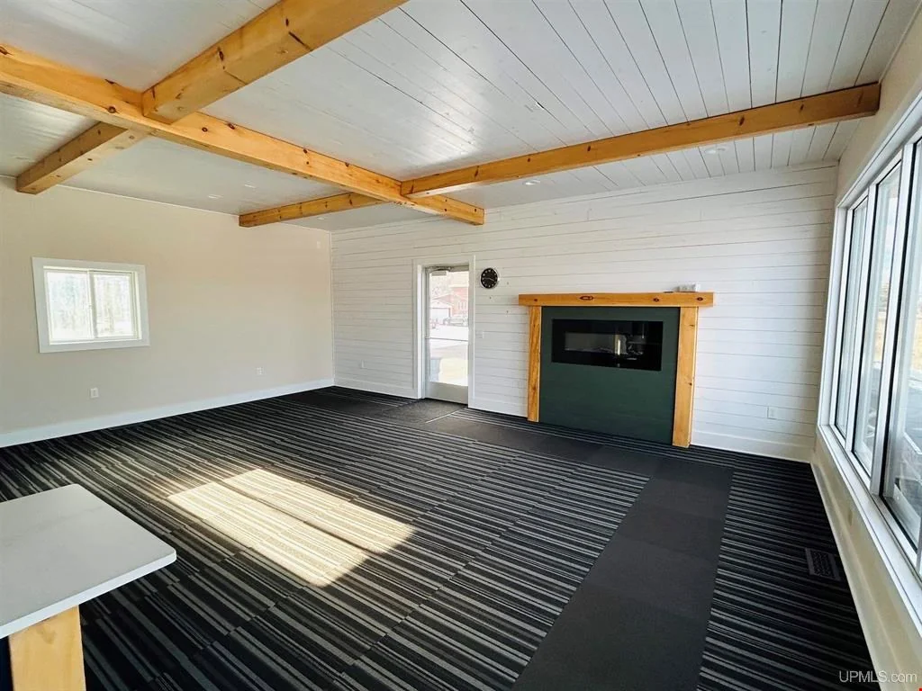 109 W US41 — Lease in Negaunee, MI, photo 4 of 8