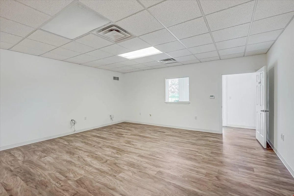 6001 Claymont Village Dr, Ste 3 & 4 — Lease in Crestwood, KY, photo 3 of 8