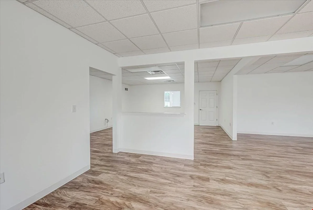 6001 Claymont Village Dr, Ste 3 & 4 — Lease in Crestwood, KY, photo 4 of 8