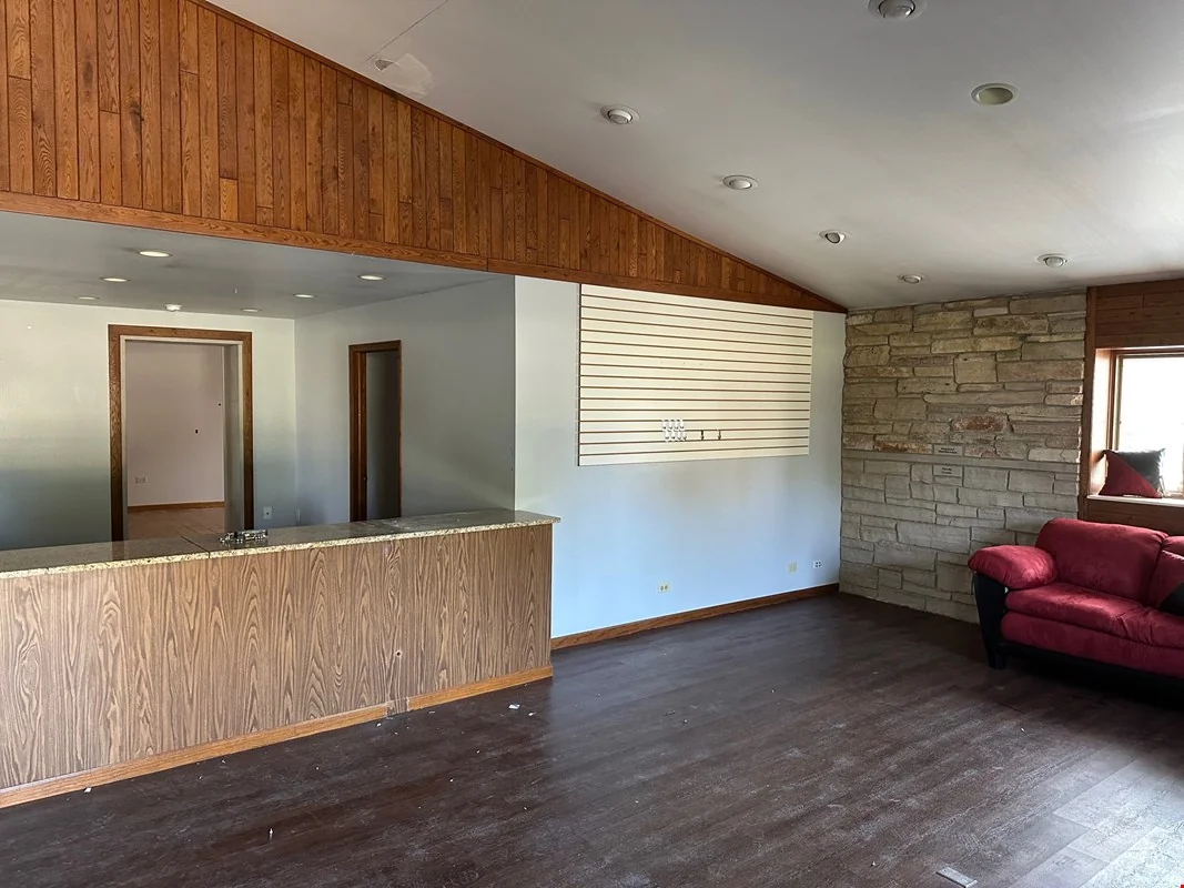 3125 Glenwood Lansing Rd , Lansing, IL 60438 — Lease in Lansing, IL, photo 3 of 8