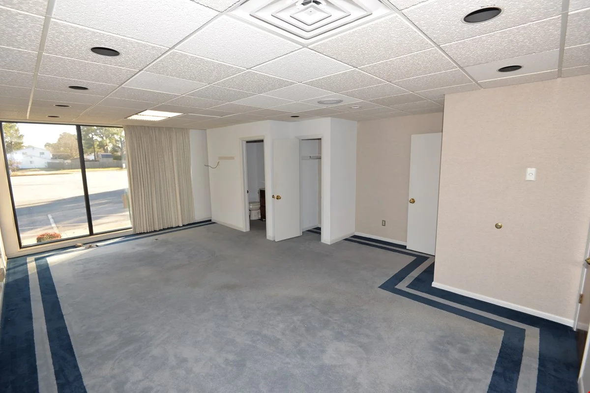 Glen DeVere Building — Lease in Virginia Beach, VA, photo 4 of 8
