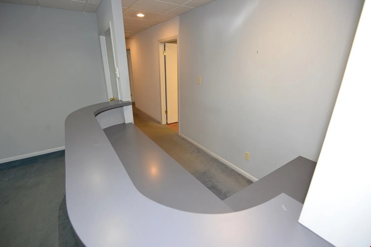 Glen DeVere Building — Lease in Virginia Beach, VA, photo 5 of 8