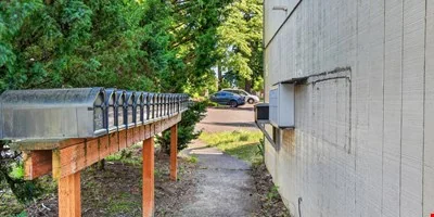 Eastwood Estates - 19109-19123 SE Yamhill St — Sale in Portland, OR, photo 4 of 8