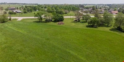 102 S Old Wire Road — Sale in Lowell, AR, photo 3 of 8