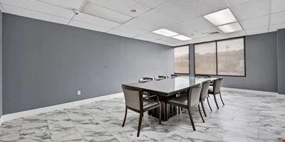 1404 W Walnut Hill Ln — Lease in Irving, TX, photo 4 of 8