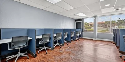 1404 W Walnut Hill Ln — Lease in Irving, TX, photo 6 of 8