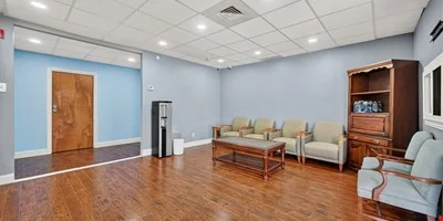1404 W Walnut Hill Ln — Lease in Irving, TX, photo 8 of 8