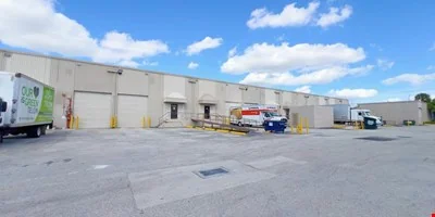 ±7,500 | Dock-High Warehouse |Medley - industrial for sale in medley, FL