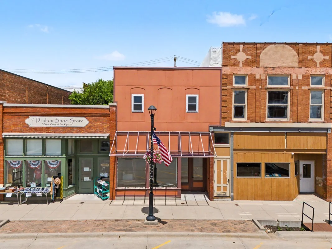 726 12th Street - mixed use for sale in belle plaine, IA