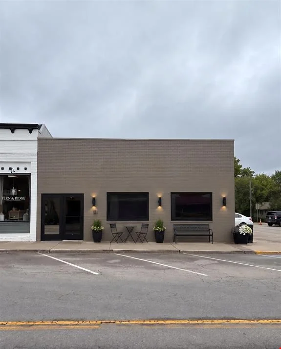 122 N Main St - office for sale in washington, IL