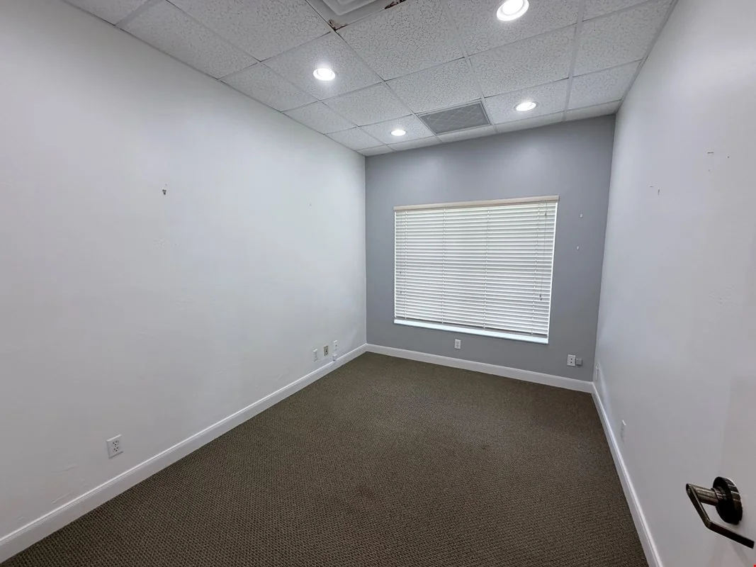 Unfinished Office Space For Lease — Lease in Fort Myers, FL, photo 4 of 8