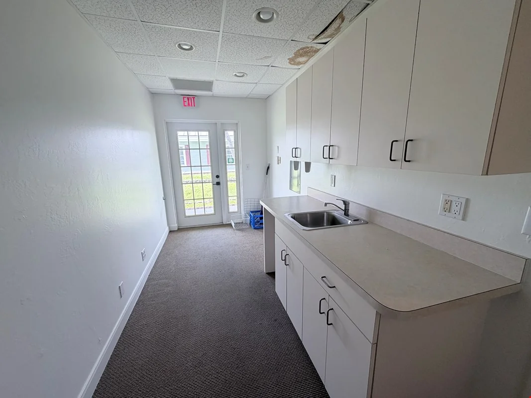 Unfinished Office Space For Lease — Lease in Fort Myers, FL, photo 5 of 8