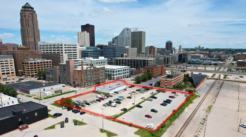 10th Street & Cherry St — Sale in Des Moines, IA, photo 2 of 8