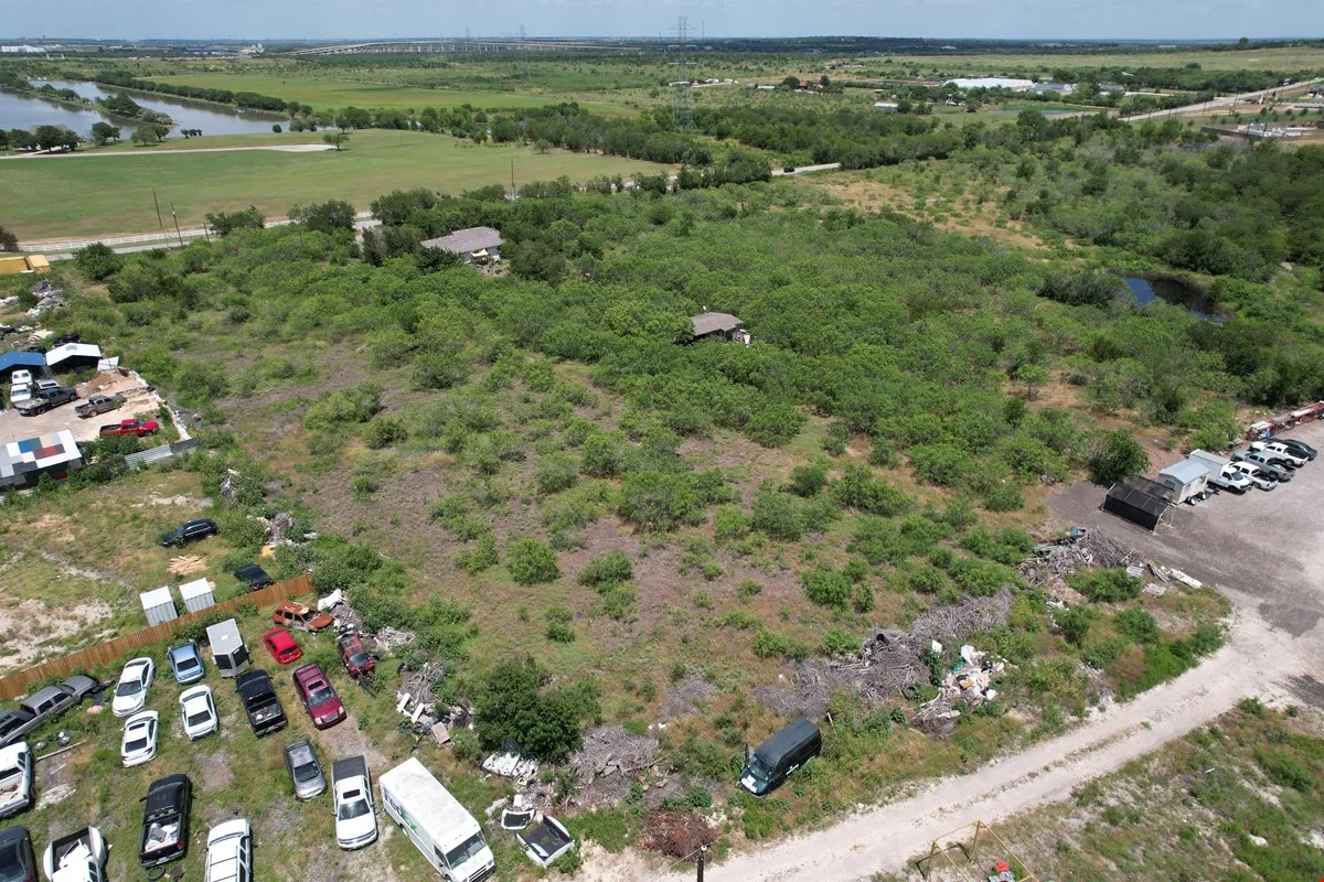 6409 Old Lockhart Road — Sale in Buda, TX, photo 3 of 8