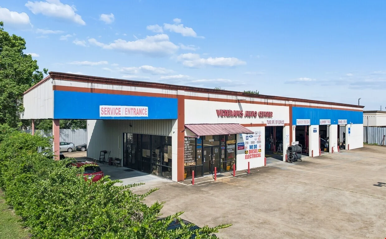 9,400 SF collision hub built to scale your throughput… — Sale in Houston, TX, photo 1 of 8