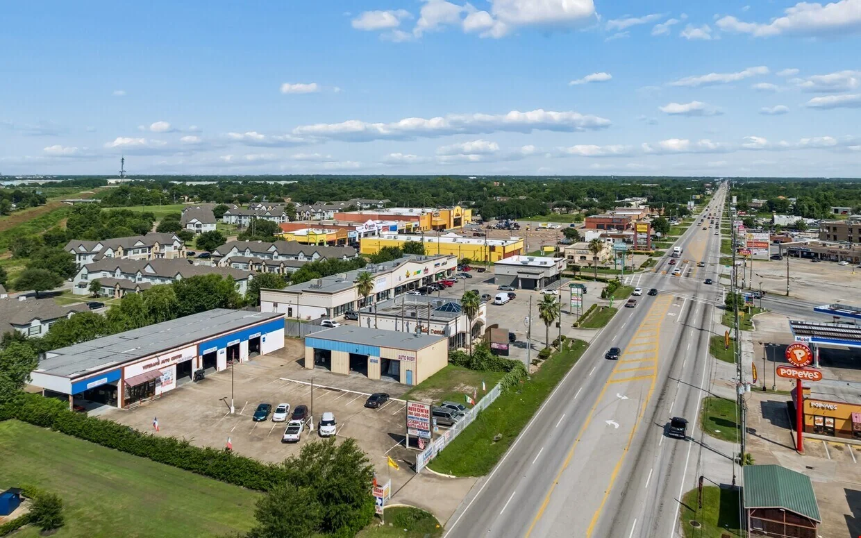 9,400 SF collision hub built to scale your throughput… — Sale in Houston, TX, photo 3 of 8