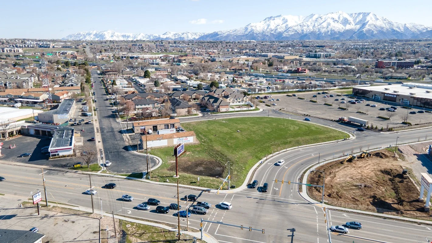1366 N Main St — Sale in Layton, UT, photo 6 of 8
