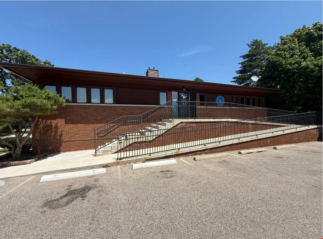 4333 W St Joseph Hwy — Lease in Lansing, MI, photo 2 of 5