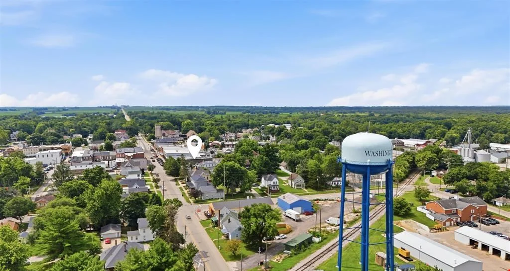122 N Main St — Lease in Washington, IL, photo 1 of 8