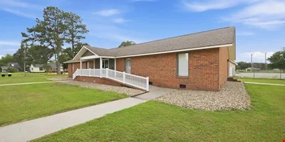 Medical Office in Robersonville — Sale in Robersonville, NC, photo 1 of 8