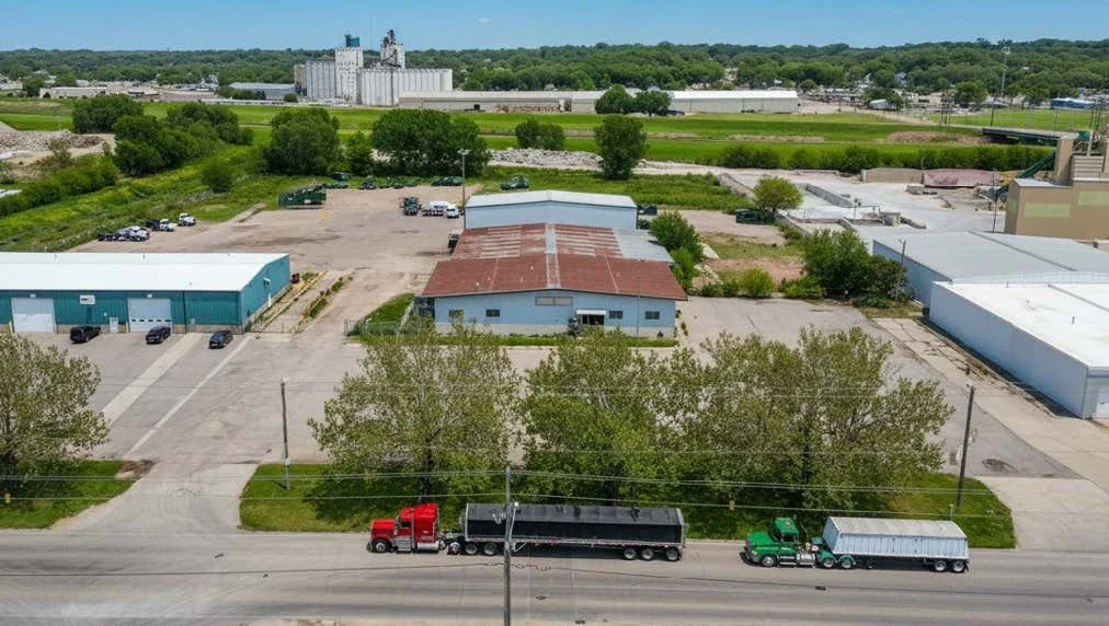 1230 Steuben St — Sale in Sioux City, IA, photo 2 of 8